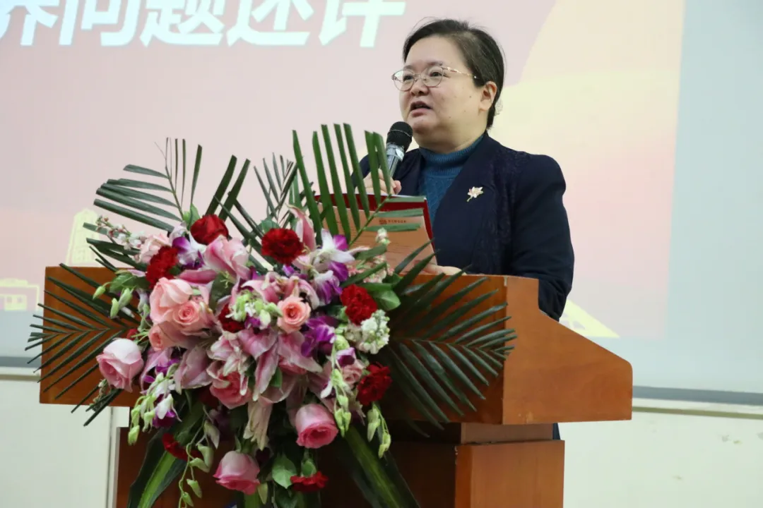 38笔趣阁
  易进副教授.jpg